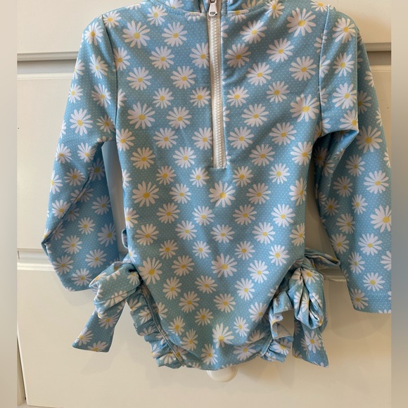Long sleeve size 24m swim suit - Picture 2 of 6